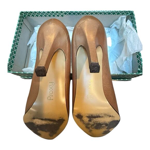 Vintage Proxy Made In Spain Leather Classic Scalloped Side Heels Lt Tan Sz 9B - Picture 9 of 11
